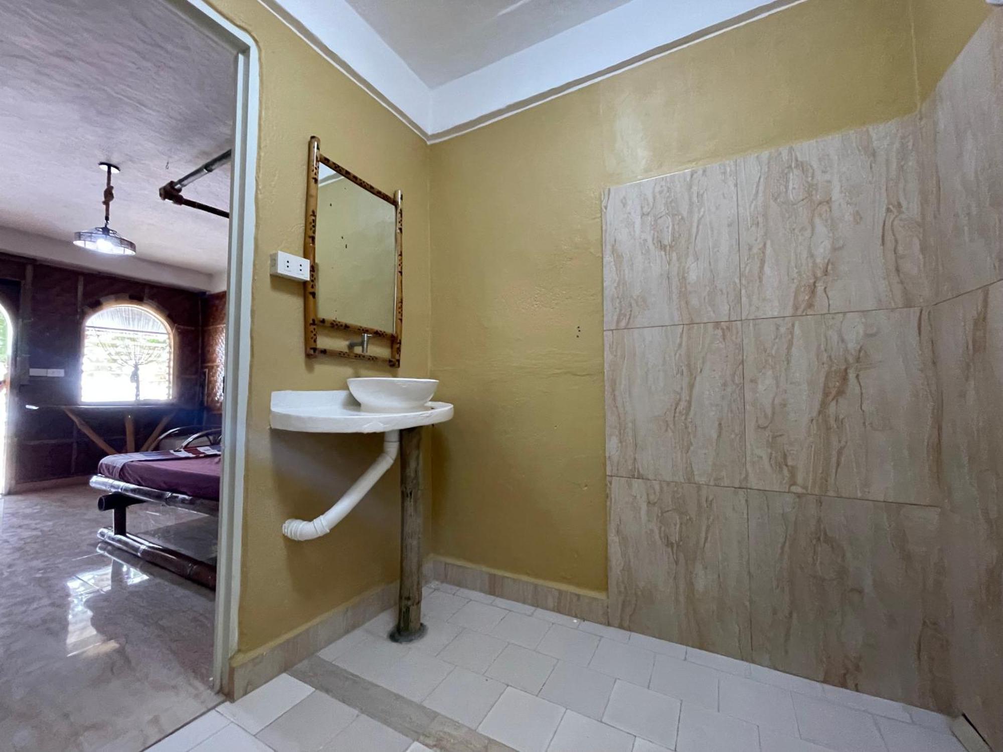 Voodoo House Bed & Breakfast Lalao ภายนอก รูปภาพ