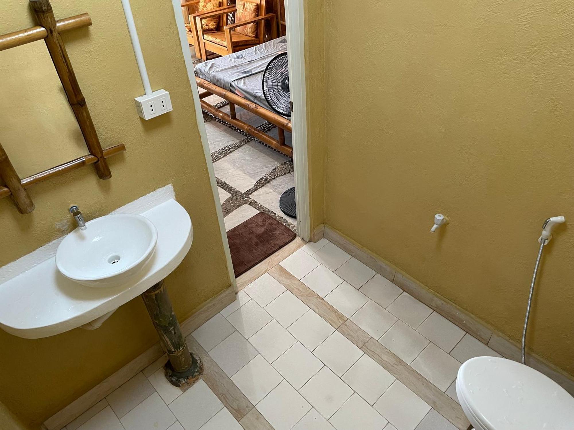 Voodoo House Bed & Breakfast Lalao ภายนอก รูปภาพ